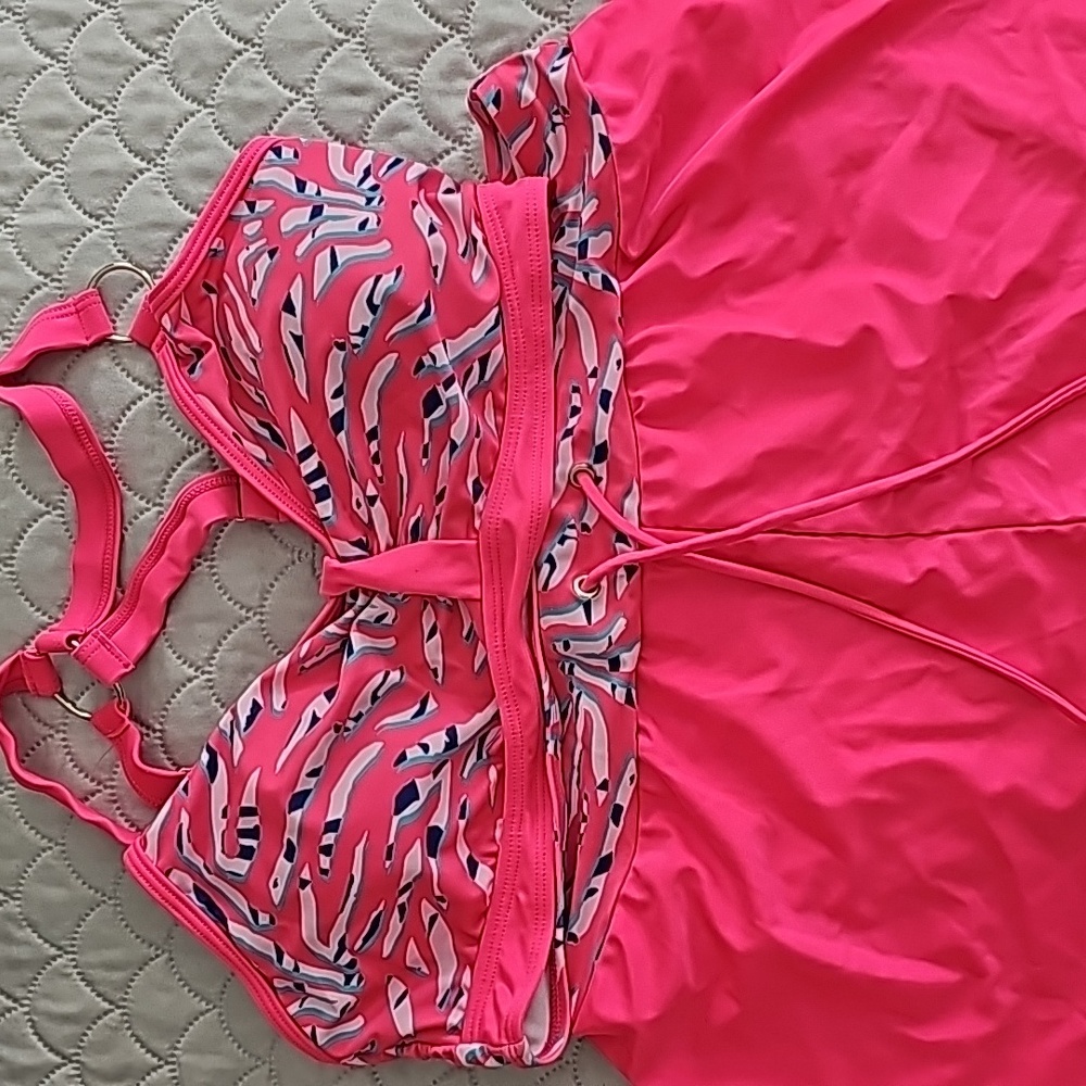 329 Ladies Large pink 2 piece short swimsuit